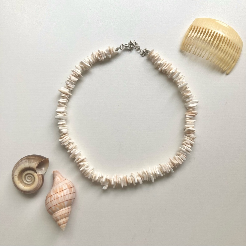 PUKA SHELL NECKLACE
